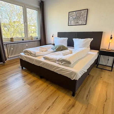 Apartment Duesseltal Messe 100Qm Düsseldorf Exterior foto